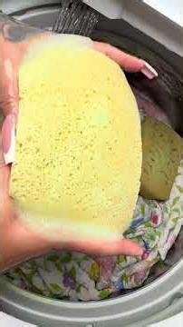 The rinse 🙂‍↔️🫧🤍 #laundry #asmr #spongerinse #spongesqueezing #rinse #satisfying #cleaning #suds