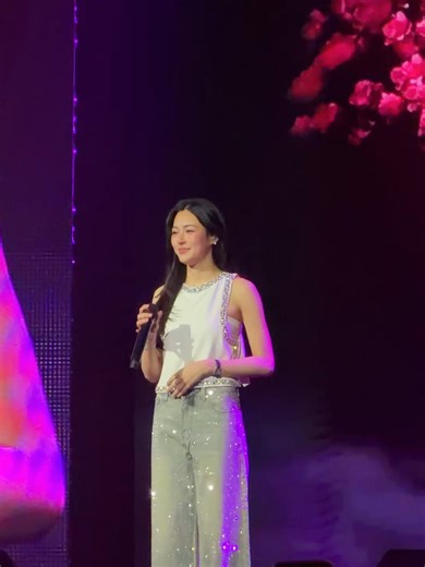 Mesmerizing Cantonese Singing by Ling