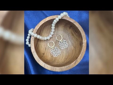 Easy follow-along tatting pattern using just rings and chains! #handmade #diy #tatting #jewelry