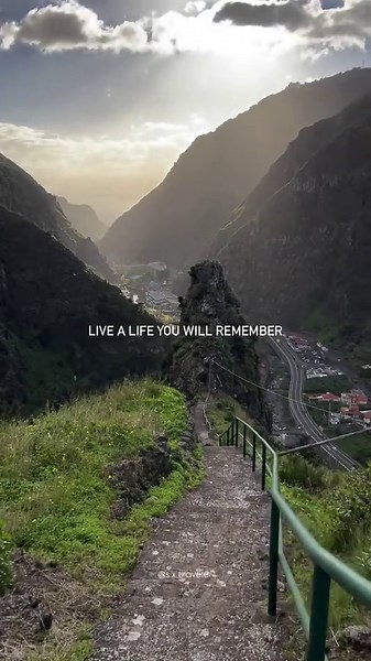 Explore Madeira: Hiking Guide and Map