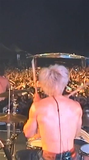 Tested. Trusted. Night after night. Introducing the all-new American Professional Classic. Played by more artists on more stages, now with the perfect blend of vintage charm and modern performance. Learn more at fender.com. | Fender