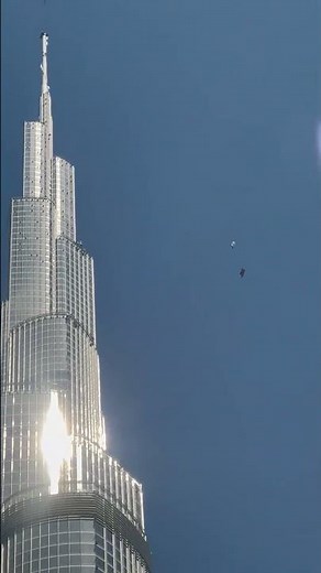 Wingsuit BASE jump from Burj Khalifa at "Exit 139" #basejump #skydiving #dubai #youtubeshorts #moab