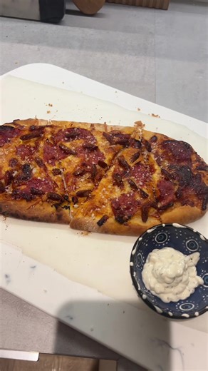 Dish up dinner with me. Tonight was pizza night 🍕#fyp #dinner #dishupdinnerwithme #pizza #dinnerideas