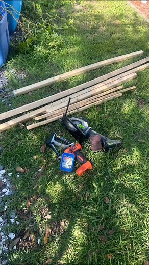 We made a trellis for the loofah. We tried but I think it came out ok. #trellis #gardening #gardeningtips #loofahsponge #garden | Tamara Richardson