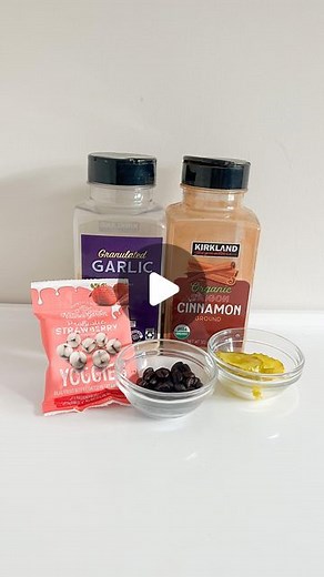 Lindsey BenGera | Sprinkle in Learning® on Instagram: "What’s that smell? 👃🏻 Today we exercised our sense of smell and the kids (3yo and 4yo) did a great job! Their favorite smell was the fruit snacks (shocking 😆) and their least favorite was the garlic powder. See how many correct matches your kid(s) can make! 🌟 Super easy to set up. I just put some strong scented foods in a paper cup, covered with tin foil and poked holes in the top. #sprinkleinlearning #fivesenses #smell #whatsthatsmell #