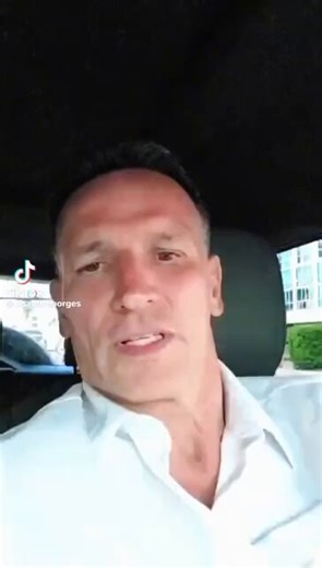 ❌ Si Augsburger valora su carrera deportiva, lo primero que debe hacer es alejarse de Lisandro BorgesEn qué clase de deporte el representante de un jugador PROFESIONAL critica a su compañero (ex n1) en redes sin consecuencias?Esto es un cachondeo