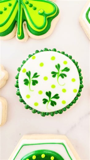 Kicking off my Saint PATTY’S Day cookie series and I’m so excited about this one ☘️ This design was created using a wet-on-wet technique—so satisfying to watch come together! I’m obsessed with the crisp green and white contrast… it just feels like St. PATTY’S Day magic ✨ This is always such a fun time of year for me, and I’ve got more cookies coming your way—stay tuned! 💚 #UtahBaker #SaintPATTYSDay #SaintPATTYSDayCookies #CookieDecoratingVideo #SugarCookieDecorating