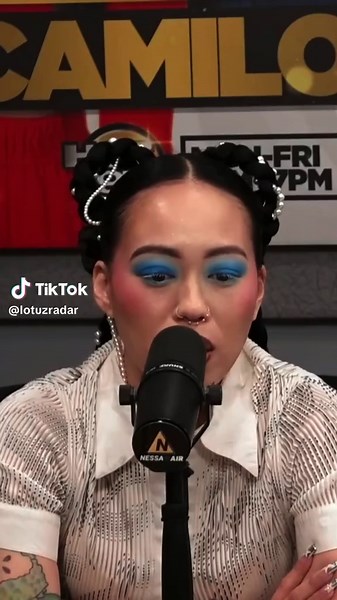 SAILORR explains the reasoning for her black teeth #music #musictok #discovermusic #rnb #sailorr
