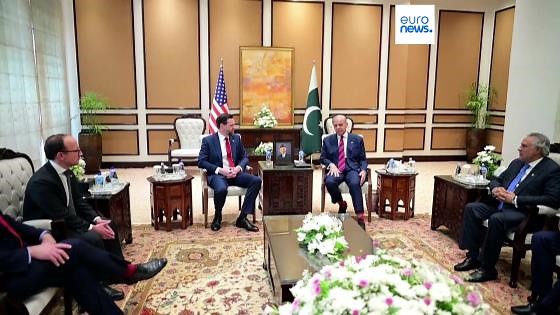 Oil jumps above $100 after failed peace talks, forint surges after the Hungarian election results