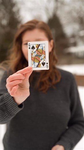 Ekaterina Dobrokhotova on Instagram: "Marlo Tilt Card Control 🃏#magic"