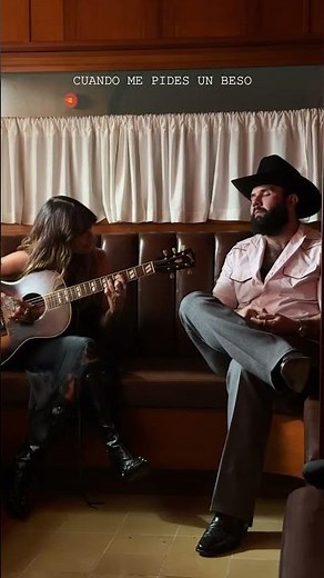 Kany García Y Carín León - El Sombrero y La Camisa (En Vivo Voz y Guitarra)