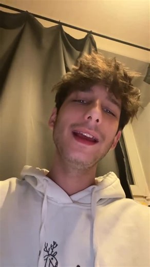 Scribs on Instagram: "Ich bin immernoch crispy clean #deutschrap #poetry #explore #merlin"