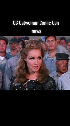 #julienewmar #julienewmarcatwoman #catwoman #comiccon #dccomics #dceu Julie Newmar - the original Catwoman, appearing at Comic Con this year
