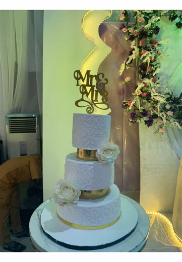 Baking the Perfect Wedding Cake: A Behind-the-Scenes Look