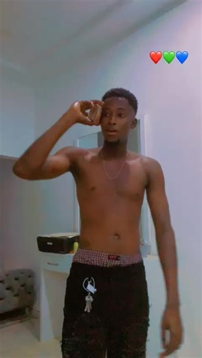 Vidéos de Maxwelle jr (@maxwelle.jr) avec son original - Maxwelle jr