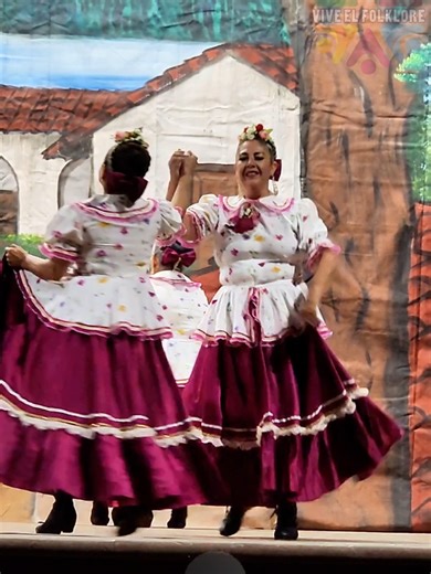 Cuadrillas de Monclova Ballet Folklórico México Encanto y Tradición de Coahuila en el 2do Encuentro Nacional de Danza Folklórica de Adultos Mayores