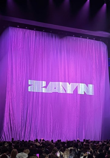 Zayn definitely thanked the fans numerous times during the show and said goodbye a couple times . #zayn #zaynmalik #zaynlasvegas #lasvegas #onedirection @Zayn