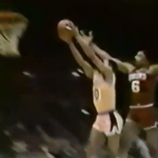 Doctor.J WITH THE CHASE DOWN BLOCK ON NORM NIXON OF THE LA CLIPPERS IN 1982 : #shorts #NBA