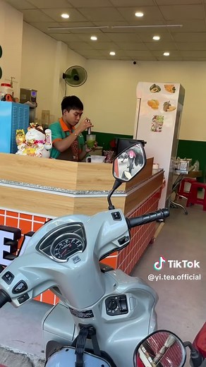 Bảo vệ môi trường với bình hoa thủy tinh