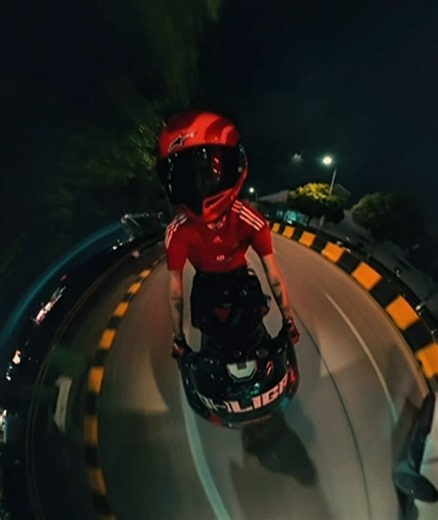 Too fast to stress, too chill to care. 😈🏍️ #gdevith #ditway #ride
