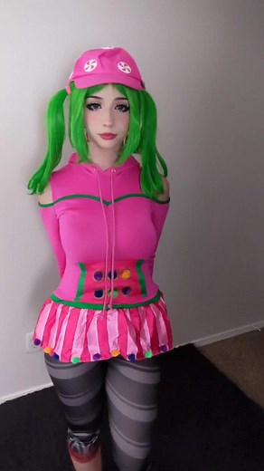 Fortnite girl doing Gangnam Style!? #fortnite #zoeycosplay #cosplay #gangnamstyle #fypシ