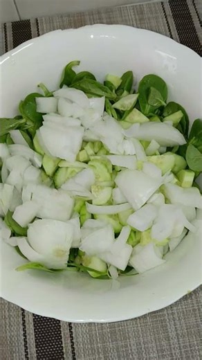 Do they boost your energy? #salad #healthyfood #collagen #realfood #magnesium #potassium #calcium...