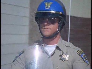 CHiPs S01E21 - Scene 4