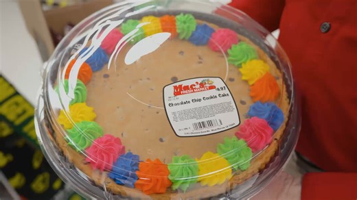 🎂✨ Our Bakery Is Holiday-Ready! ✨🥐 The holiday season is here, and our Mac’s Fresh Market Bakery is baking up all the sweetness you need! From beautiful custom cakes to fresh-baked breads, cookies, pies, and seasonal treats, our bakery team works with care and creativity to make every celebration extra special. 🎄💚 Whether you’re hosting a family gathering, bringing a dessert to a church event, or simply wanting something fresh from the oven, we’ve got the perfect treats waiting for you. Stop