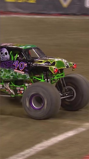 165K views · 3.2K reactions | Watch this and more from the 2022 season in Seattle, premiering tomorrow at 9am ET on our YouTube channel  #MonsterJam | Monster Jam | Facebook