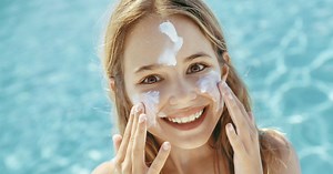 A partir de quel âge un enfant peut-il mettre de la crème solaire pour adulte ?