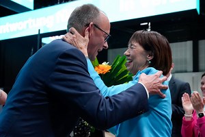 Stoiber drängte Schäuble 2015 offenbar zum Sturz Merkels