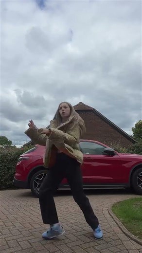lil freestyle cause i couldn t be bothered to learn the dance... #Shorts #meeshagarbett_