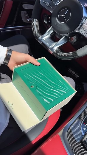 7K views · 101 reactions | Unboxing Rolex Cosmograph Daytona In 18k Yellow Gold with Green Dial | Watches Luxury | Facebook