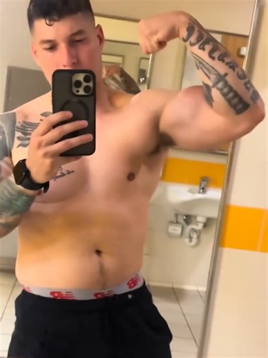 This vid was one of my most viral stories So here ya go🔥😌 #Fitness #Model #Jacked #Swole #redeployment