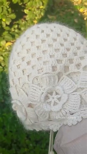 Wait… why is this little flower hat giving soft girl summer 🌸😭