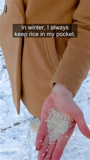 Sock Hand Warmer That Beats Any Heater! #WinterHack #DIYHandWarmer #StayWarm