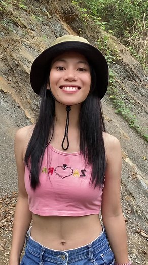 Exploring Sign Language in Nature: A Unique Gesture