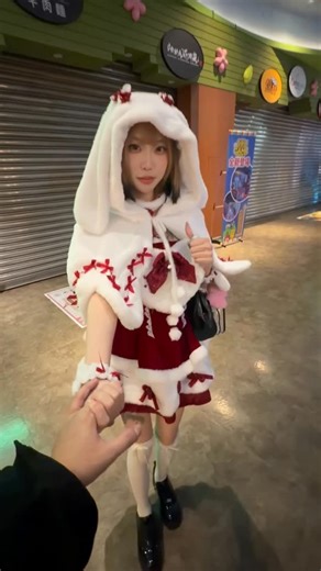 卡比寶寶 on Instagram: "你會選擇1000塊？還是…..我 #memes #cute #love #girlfriend"