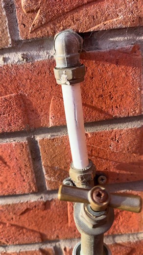 Emergency Repair on Burst Pipe in Glasgow