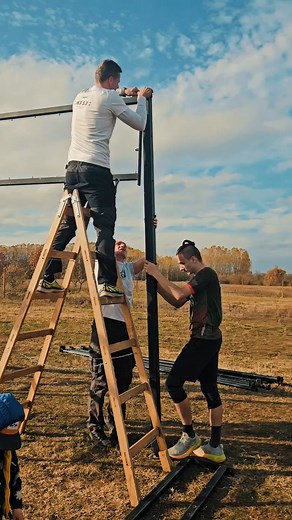 Mi már 💯százalékkal a SZEZONZÁRÓ 2025 versenyre készülünk. És te ? 🫵 Nevezz szerdáig és találkozzunk a szezon utolsó igazi OCR versenyén! Köszönjük Tóth József-Figura/Figura Photo -nak, hogy megint beszerzett egy kütyüt és nálunk tesztelte, aminek eredménye ez a szuper videó 😁 Figura is ott lesz nálunk a versenyen és számíthattok a legszuperebb akciófotókra 🔝minőségben | Alaptábor