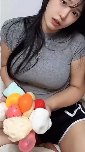 【エロい】巨乳とスクイーズを比べてみた