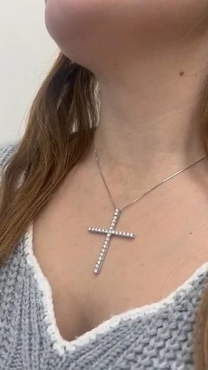 Collana con croce con 1,45ct di diamanti G-H color in oro bianco