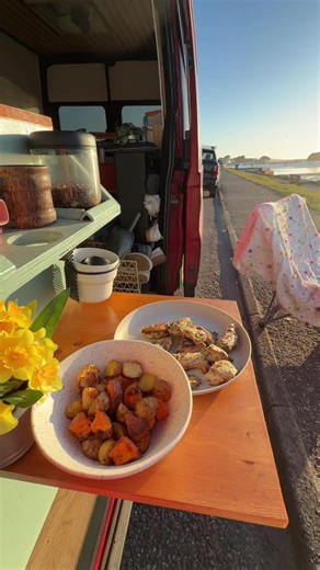 Alfresco Dining by the Sea 🌊🌅