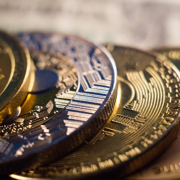 Top 10 cryptocurrencies to invest in 2025