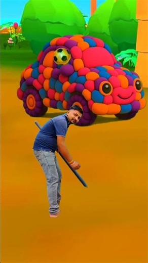 The mascot vibrato assistant Car placed on the football field is popular, co-produced, and creative