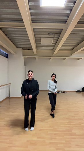 Shakira Dance Moves: Learn to Move Like Shakira