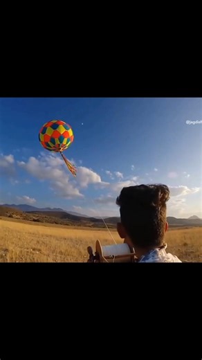 aaj me duniya ki sabse badi balun Vali Patang 😱 uda raha hu #shorts #shortsfeed #viralshorts