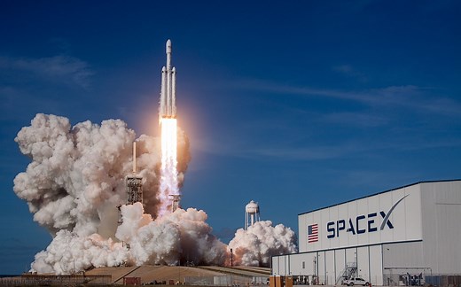【Space X】猎鹰重型火箭（Falcon Heavy）发射及助推器着陆全过程
