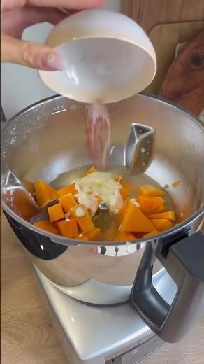 Velouté de carottes maison 🥕 (recette facile et onctueuse)