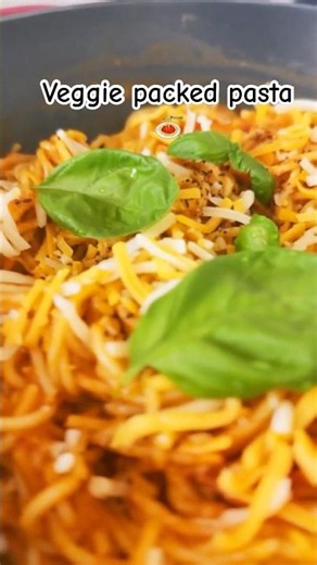 Wholesome Veggie Pasta with Mediterranean Flavors 🌱🌿y